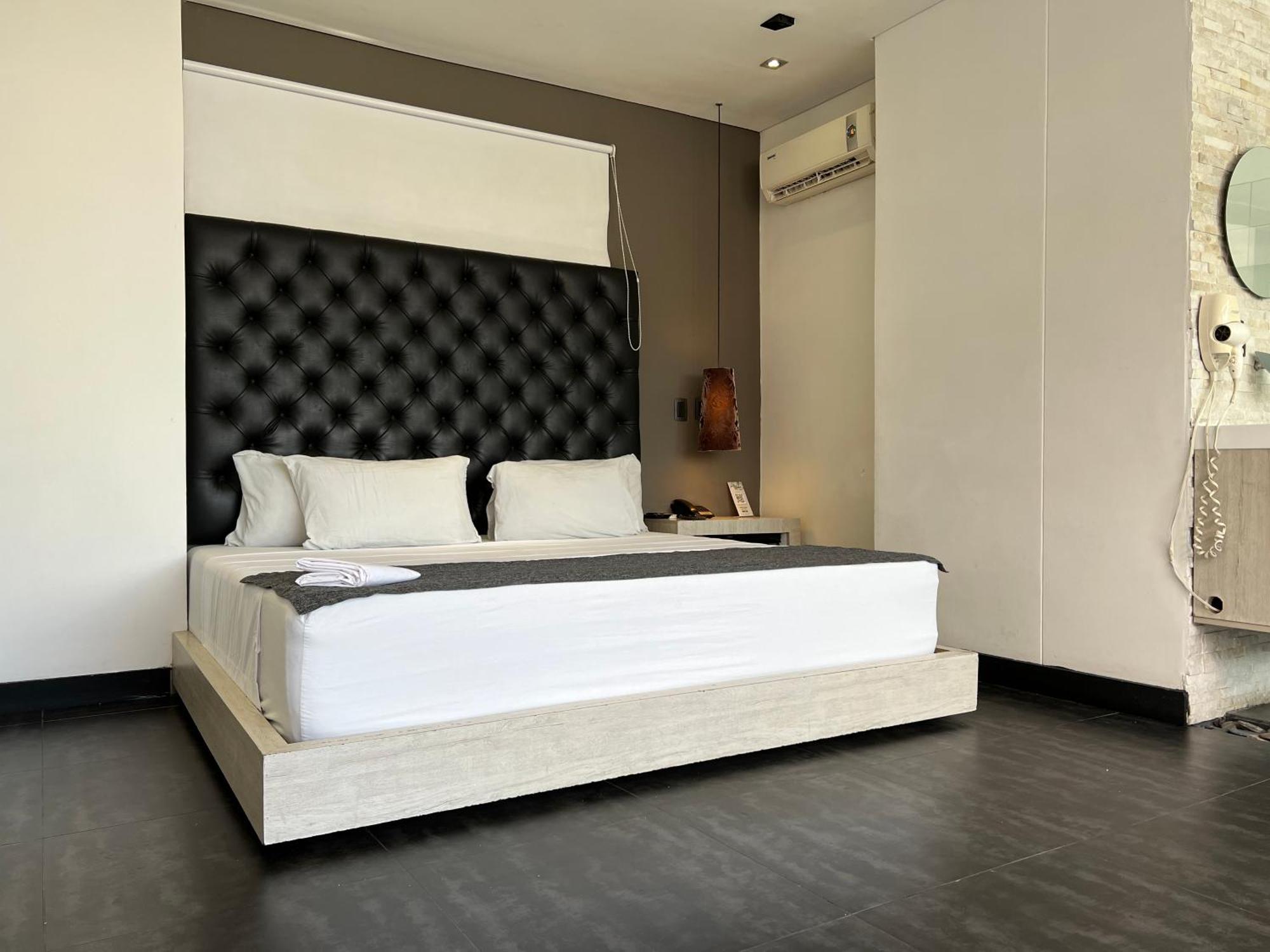 Hotel 47 Medellin Center Buitenkant foto