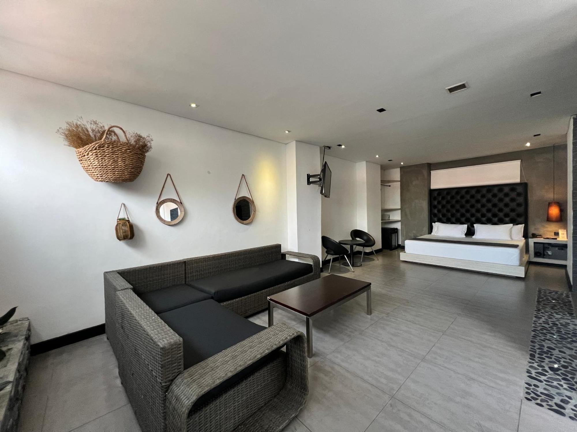 Hotel 47 Medellin Center Buitenkant foto