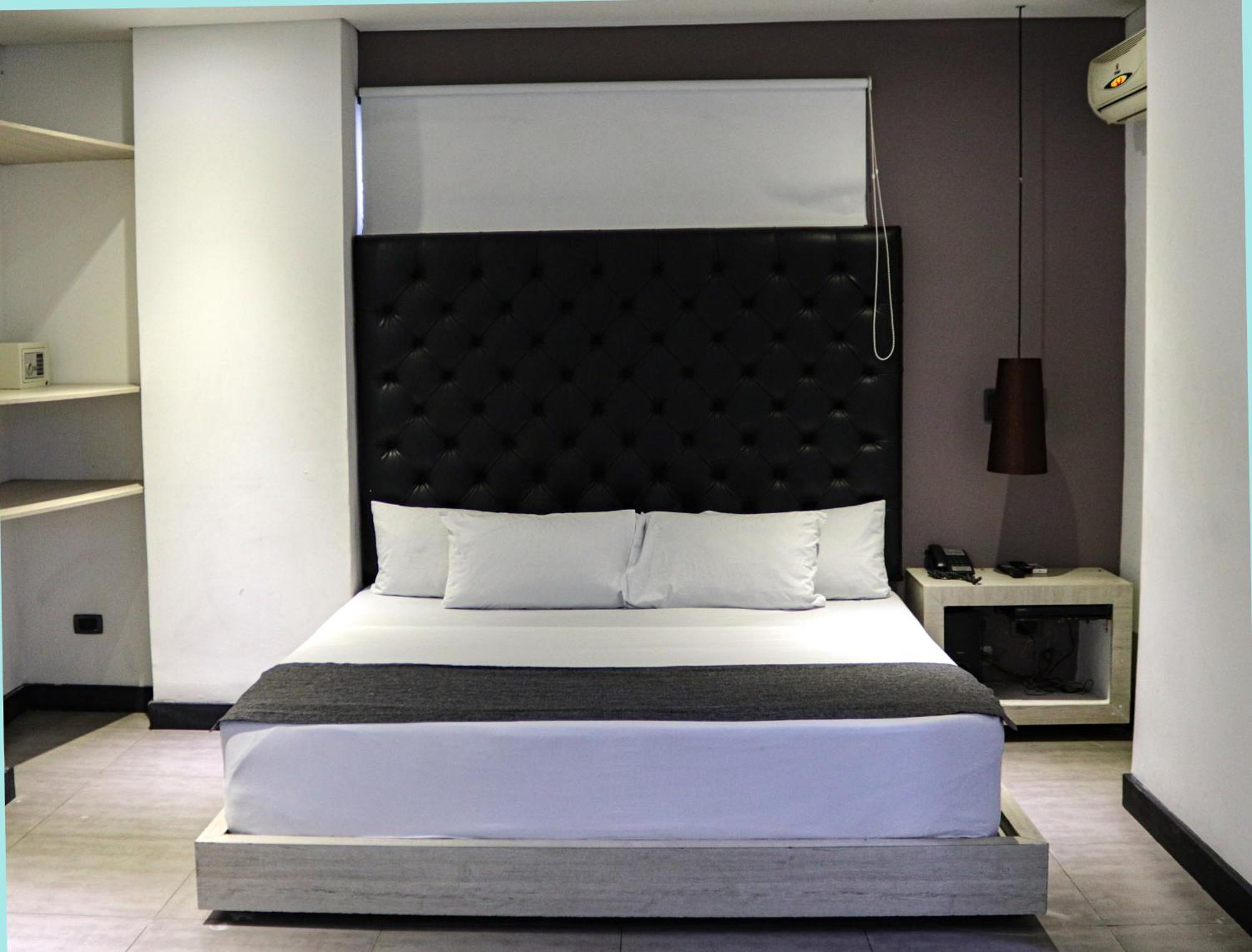 Hotel 47 Medellin Center Buitenkant foto