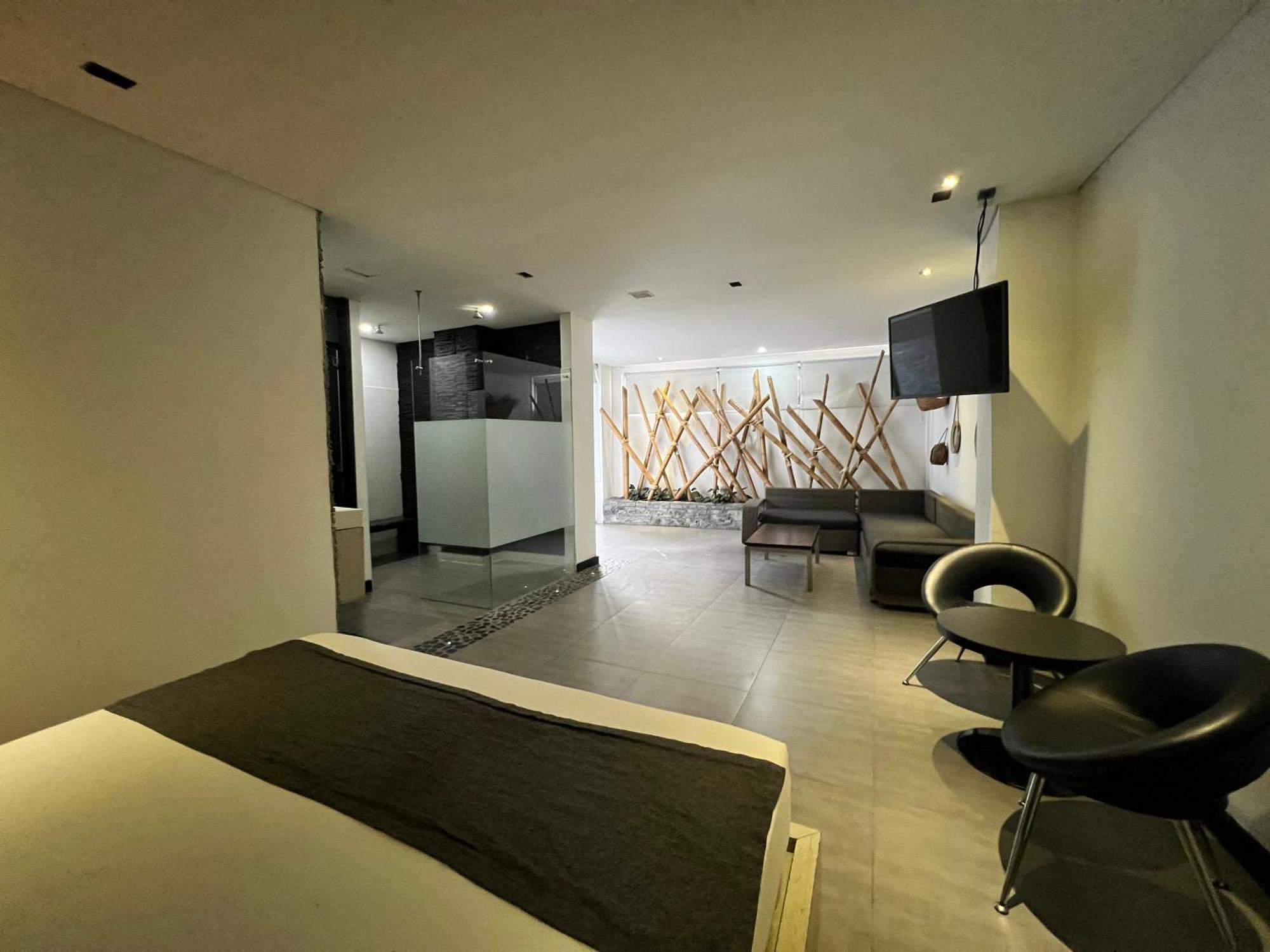 Hotel 47 Medellin Center Buitenkant foto