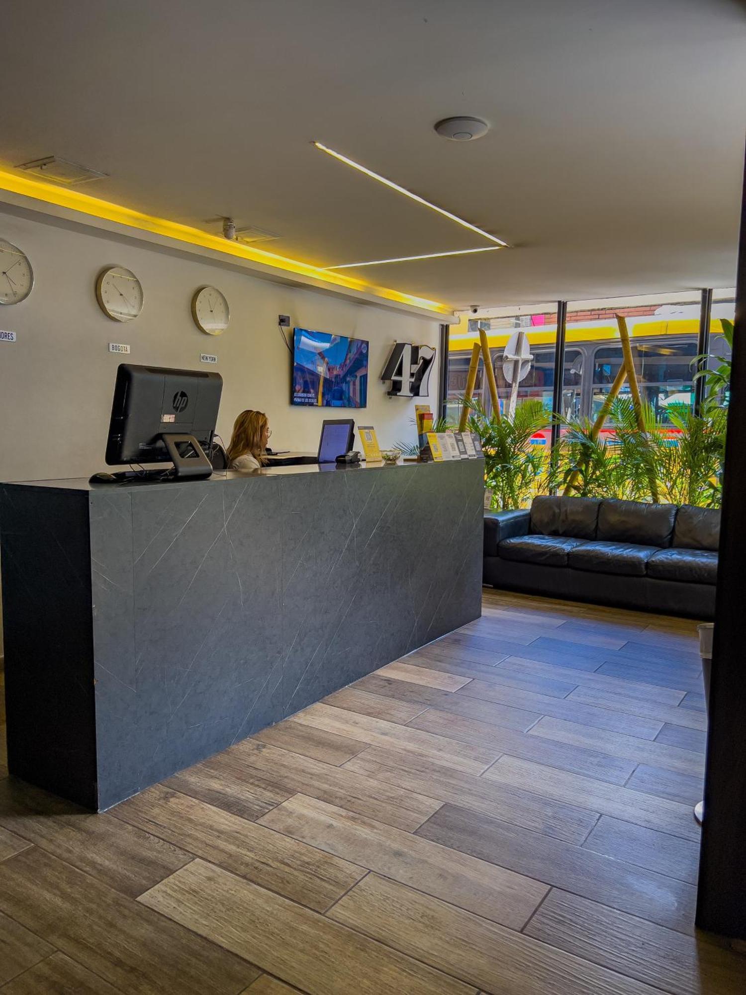 Hotel 47 Medellin Center Buitenkant foto